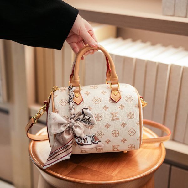 Boston Luxury Pillow Bag – Women's Large Shoulder Handbag 2025 - Image 3